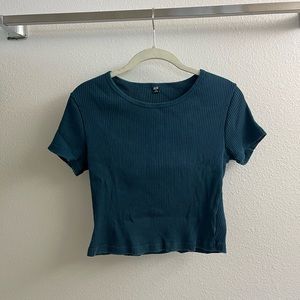 Uniqlo ribbed crop t-shirt